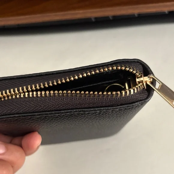 Black Textured Zip Wallet - Picture 5 of 6